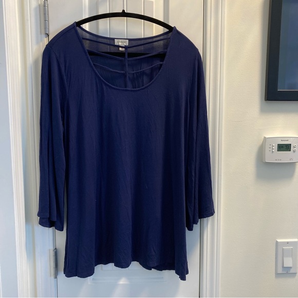 Avenue Size 18/20 Blue Top with Scope Neck with Detail Long Sleeve Top - Picture 1 of 6